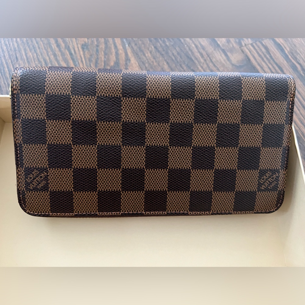LV Damier Zippy Wallet, Brown